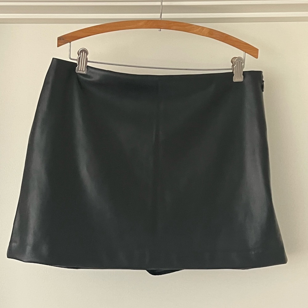 Abercrombie & Fitch Black Mini Skirt